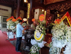 Trung tâm giống cây trồng Nghệ An tổ chức dâng hoa, dâng hương tại Nghĩa trang Liệt sỹ Việt Lào nhân kỷ niệm 76 năm ngày Thương binh Liệt sỹ (27/7/1947 -27/7/2023)