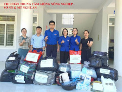 Tuổi trẻ Trung tâm giống Nông nghiệp chung tay hỗ trợ đồng bào vùng lũ