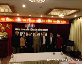 Chi-uy-luu-niem-voi-DV-moi.jpg