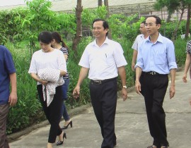 Lanh-dao-co-ng-doan-Nganh-tha-m-va-lam-vie-c-trong-Thang-co-ng-nha-n-2017.jpg
