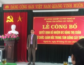 Dong-chi-Dang-Tho-Xuan-len-nhan-quyet-dinh.jpg